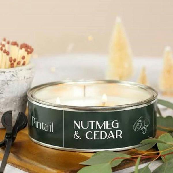 a warm, woody, and spicy winter bazaar.
