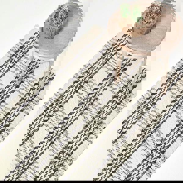 HOMESCAPES Logan Black and White Tartan Check Non-Slip 100% Wool Rug