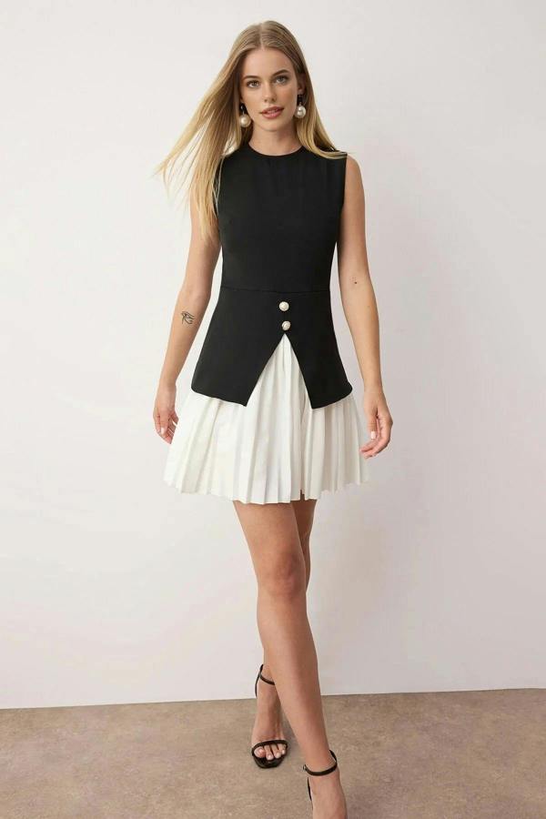 WOVCOR Short Woven Dress with Pleats and Button Details