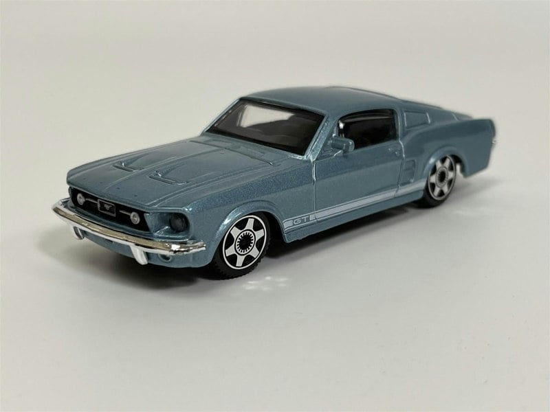 Burago Ford Mustang GT Blue 1:43 Scale - 183000