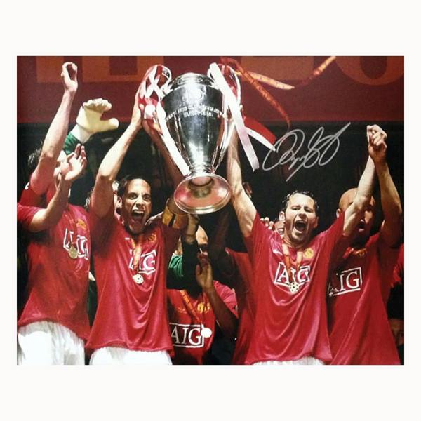 Ryan Giggs Signed Manchester United 2008 Champions League Final photo — Premium framing