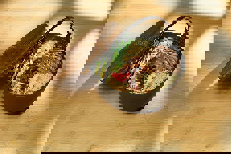 KitchenCraft World of Flavours Cast Iron Cooking Pot