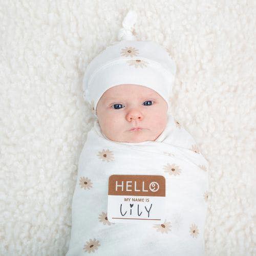Lulujo - Hello World Bamboo Hat and Swaddle Gift Set - Daisies