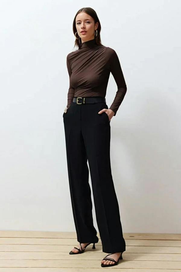 Hoxton Gal Ruched Square-Neck Fitted Stretch Knit Blouse