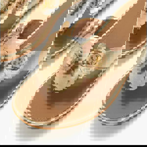 FitFlop FitFlop GRACIE FLOWER Womens Toe-Post Sandals Platino