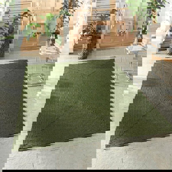 The Rugs Indoor Outdoor Trenzado Rug – Bordered Plain Design