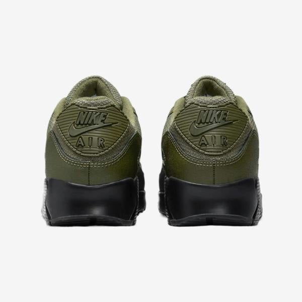 Nike HQ3828-200 Sneakers   in  Black
