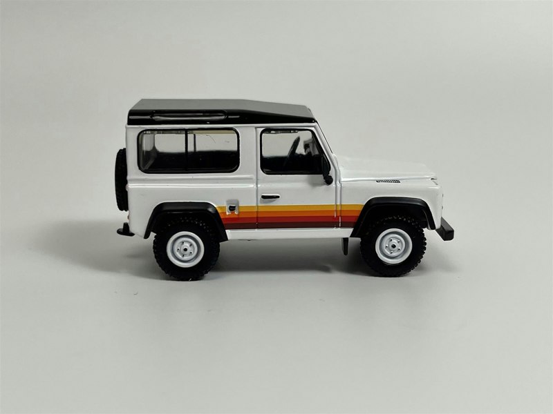 Mini GT Land Rover Defender 90 Wagon White LHD 1:64 Scale Mini GT MGT00378L