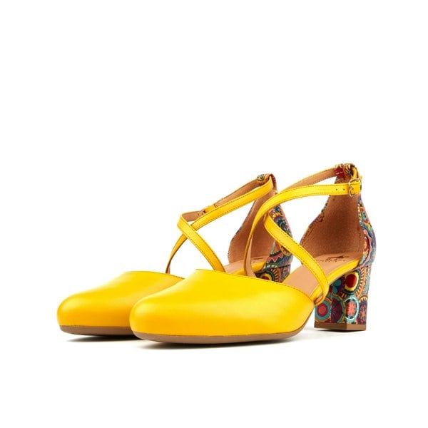 Embassy London Dannii - Yellow Signature - Women's 2.4 inch block heel closed toe leather sandal