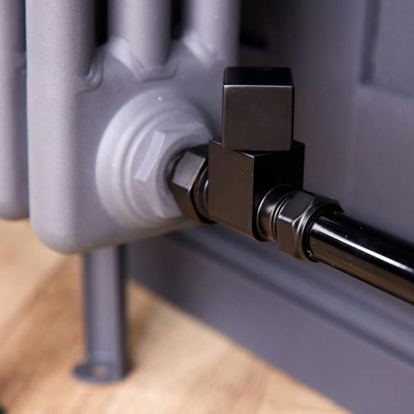 Flode Straight Square Manual Radiator Valve Pack | 15mm x 1/2″ | Stain Black