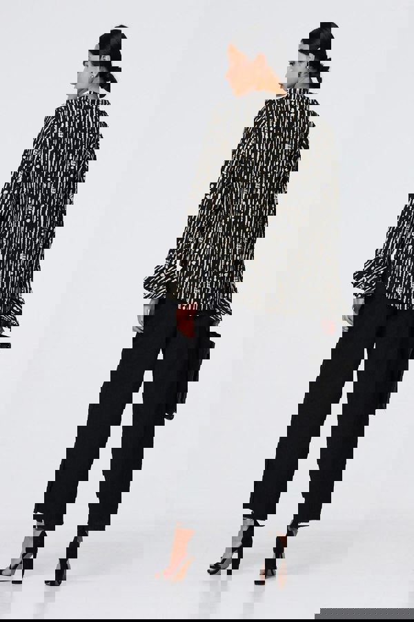 Black | Printed V-Neck Long Flare Sleeve Shirt
