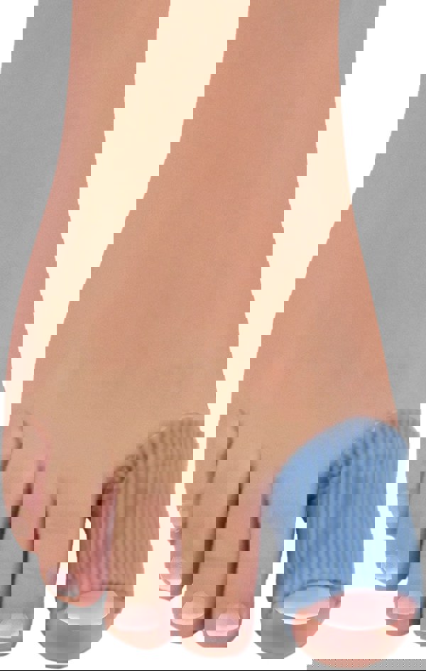 Aidapt Strip of Antibacterial Digital Pads Pack of 32 Medium