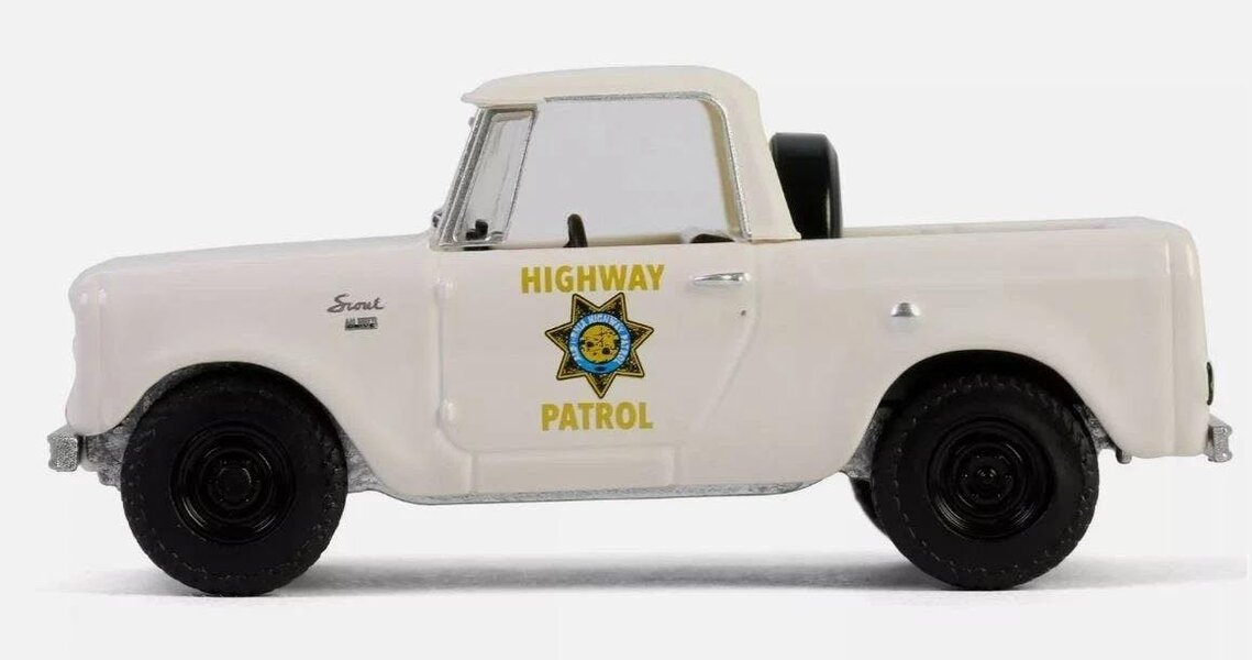 MCSlots 1964 Harvester Scout Half Cab California Highway Patrol 1:64 Greenlight 43040B