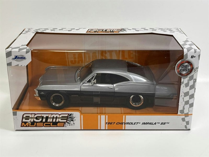 Jada Chevrolet Impala SS 1967 Two Tone Big Time Muscle 1:24 Scale Jada 35217