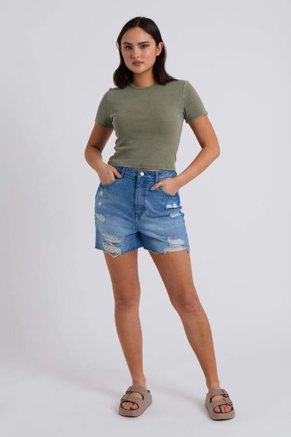 Urban Bliss Mid-Wash Ripped Mom Short