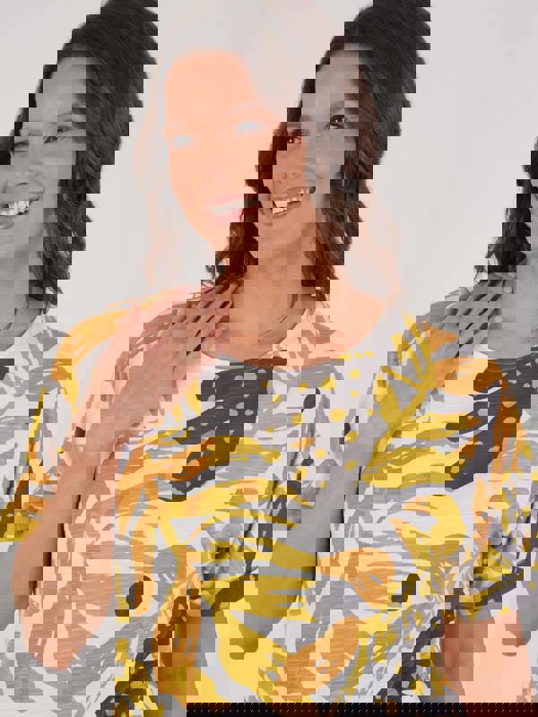 VIZ-A-VIZ Abstract Jungle Print Top