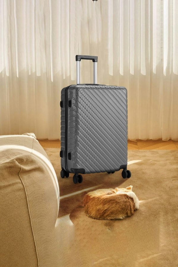 Living and Home Lightweight Hardside Travel Suitcase with Spinner Wheels, 24" Silver