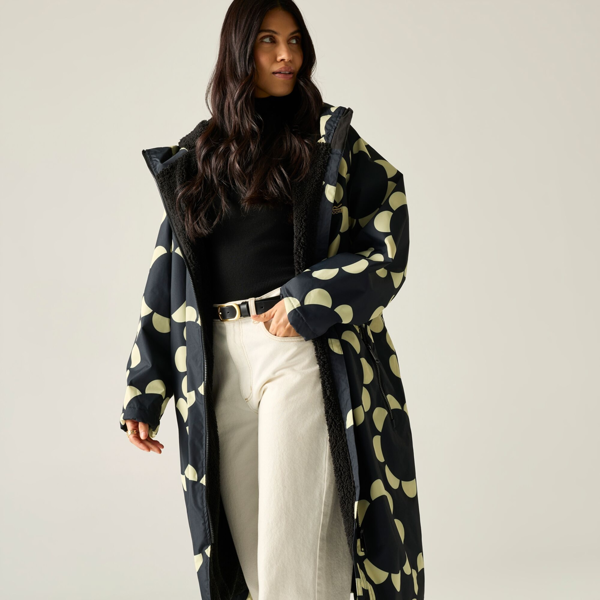 Regatta Womens Orla Kiely Daisy Hoop Changing Robe - Black