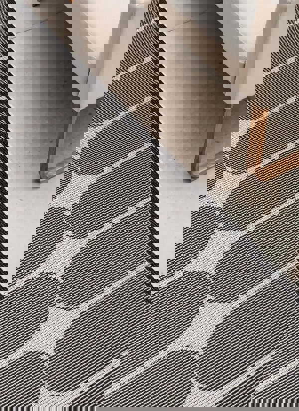 The Rugs Reversible Weatherproof Indoor-Outdoor Rug