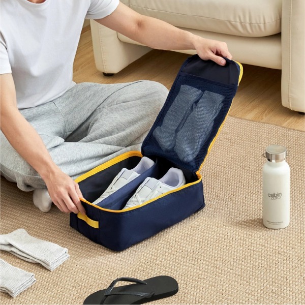 CabinZero Classic Shoe Cube L, Fits Shoes up to UK 13, Removable Divider and Mesh Pocket