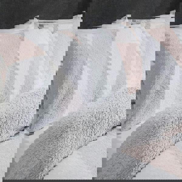 Smart Living Luxurious GEO Triangle Fleece Duvet Cover with Pillowcases - Blush Pink