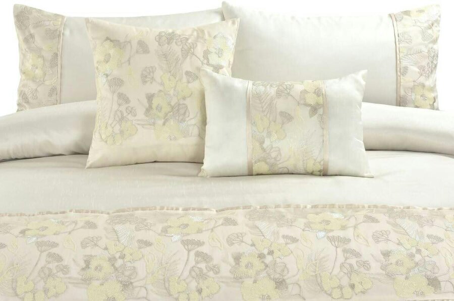 Night Zone Savanna Embroidered Floral Duvet Cover Set – 100% Polyester Soft Touch Bedding