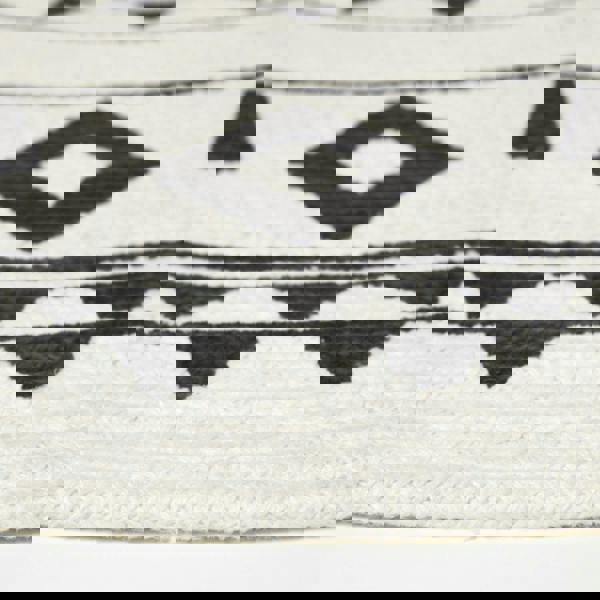 HOMESCAPES Lia White & Black Mandala Handoven Cotton Rug