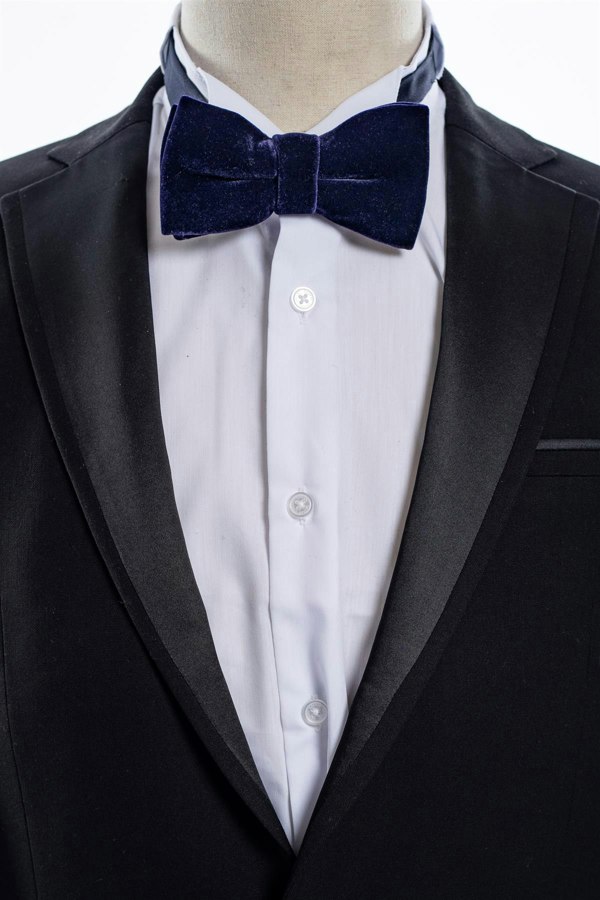 House of Cavani Velvet bow tie & pocket square set