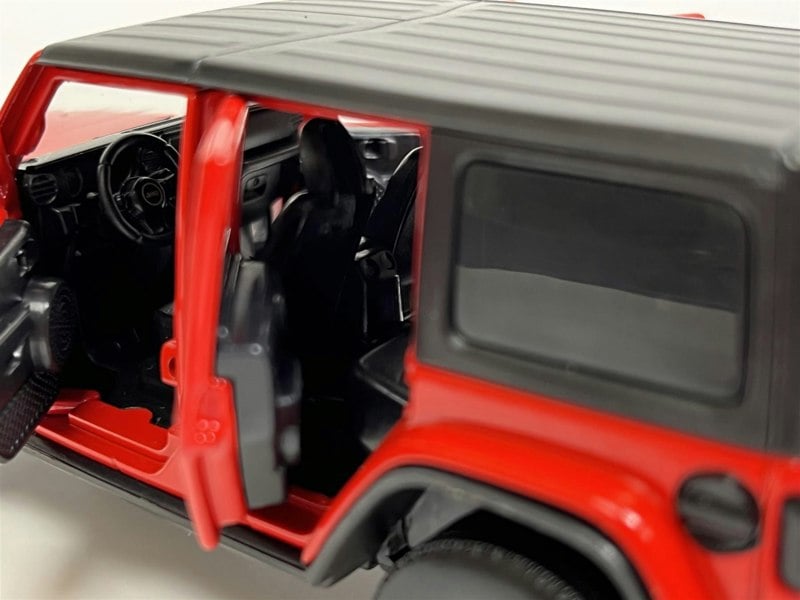 Tayumo Jeep Wrangler Sahara LHD Red 1:32 Scale Light & Sound Tayumo 32120001