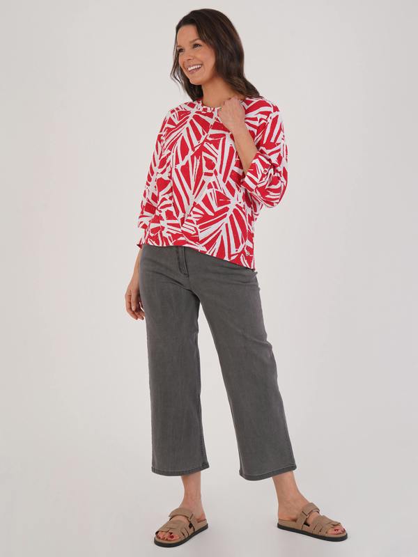 VIZ-A-VIZ Abstract Pleat Front Top
