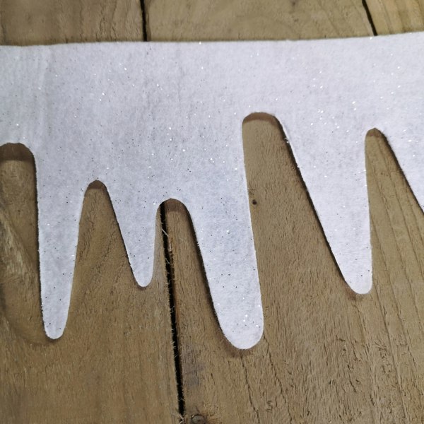 Samuel Alexander Premier White Felt 18cm x 240cm Decorative Glitter Christmas Icicle Fringe Wall Fireplace Decoration