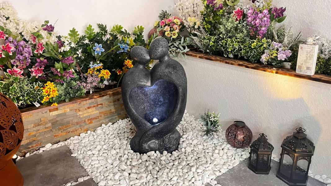 Tranquillity Water Features Heart Couple Contemporary Solar Water Feature
