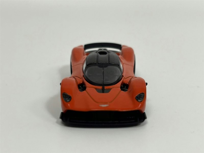 Mini GT Aston Martin Valkyrie Maximum Orange LHD 1:64 Mini GT MGT00678L