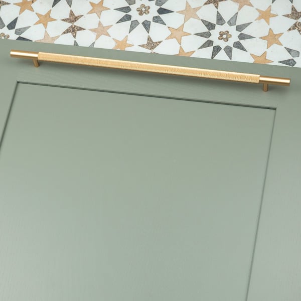 Handle & Home Knurled Brass Bar Handles and Knob