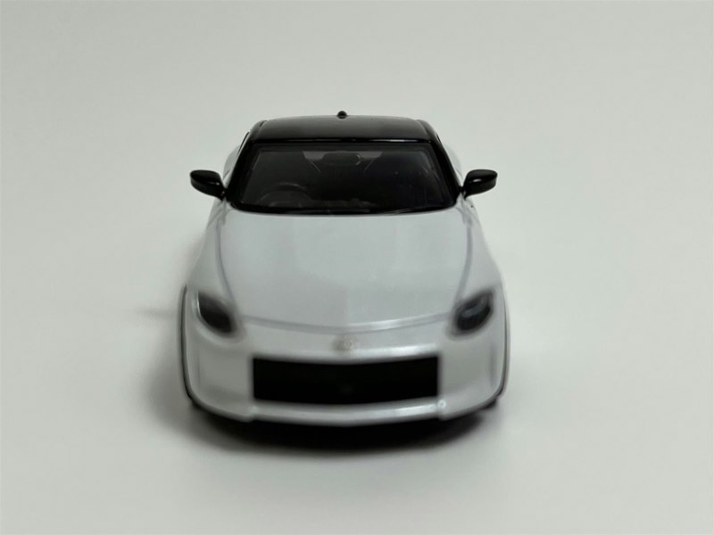 Mini GT Nissan Fairlady Z Version ST 2023 Everest White RHD 1:64 Scale Mini GT MGT00598R