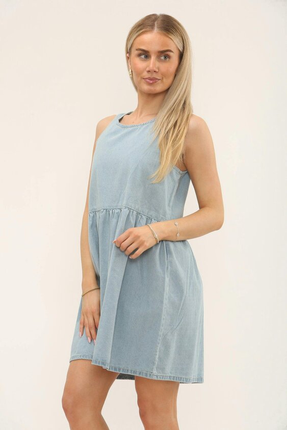Light Blue Sleeveless Denim Smock Dress - Blue