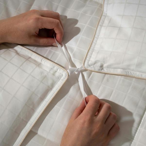 Soak&Sleep Soft as Down with Silk Duvet - Signature Ties
