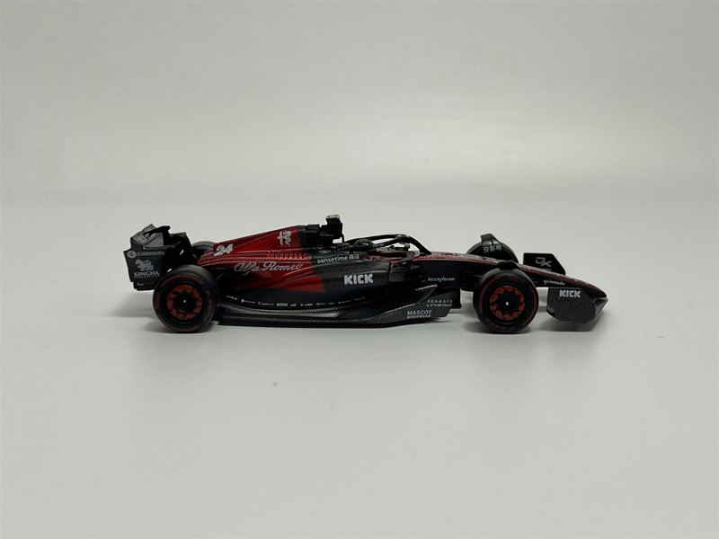 Mini GT Alfa Romeo F1 Team Kick C43 #24 2023 Australian GP Zhou Guanya 1:64 Mini GT MGT00728L