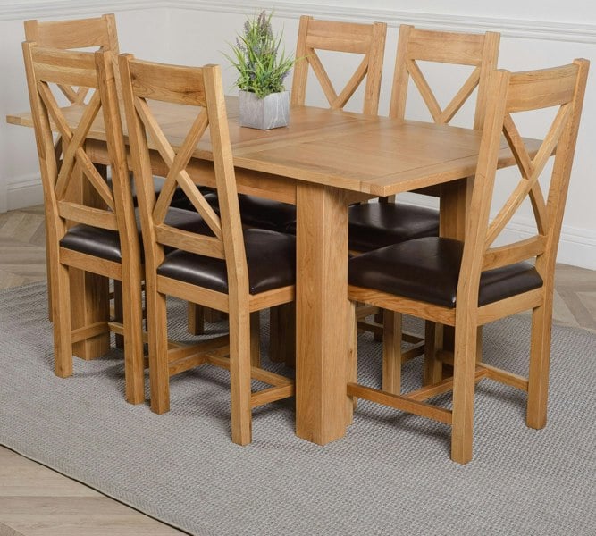 That's Furniture Hampton Small Oak Extending Dining Table with Berkeley Oak Chairs