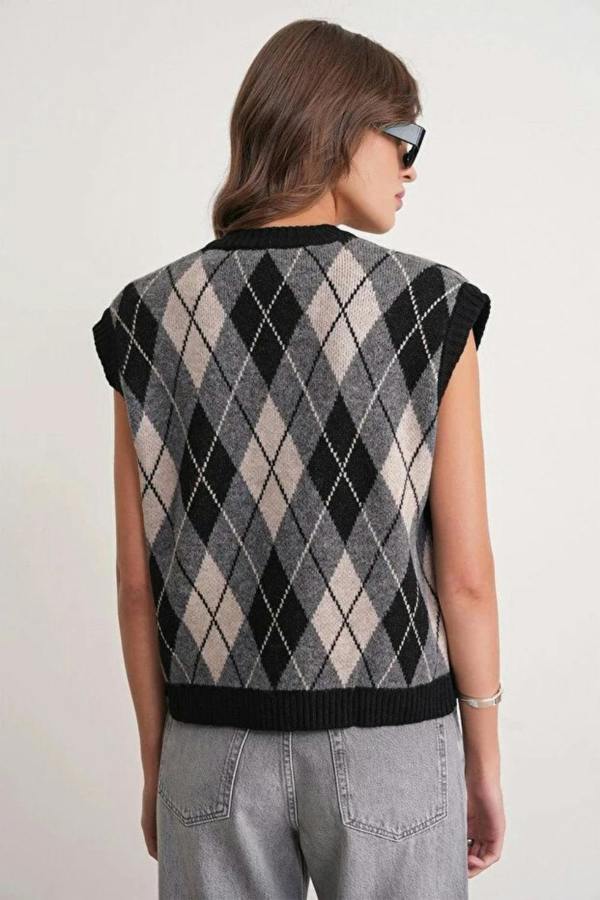 Hoxton Gal Argyle Pattern Knit Sweater Vest