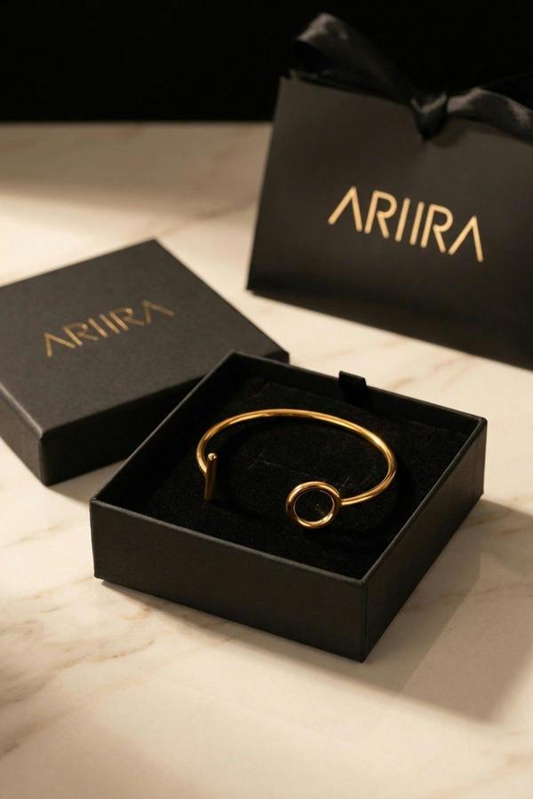 ARIIRA Ottilie Geometric Toggle Cuff Bracelet
