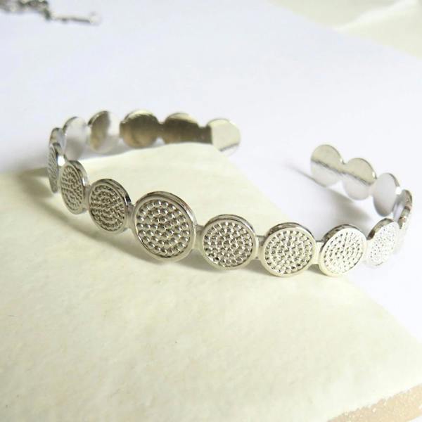 Aye Do Gifts Silver Textured Circle Bangle