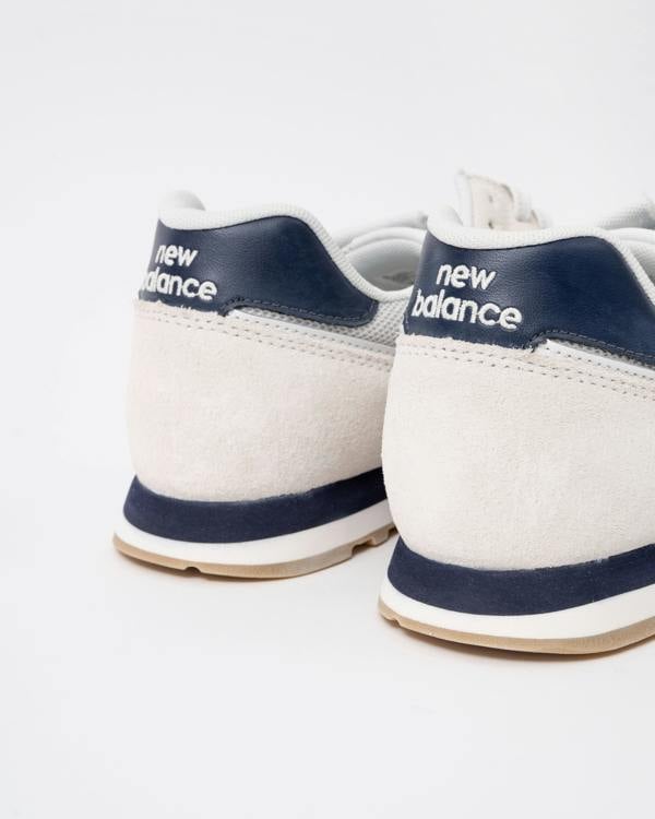 heel detail of New Balance 373 Mens Trainers in Sea Salt