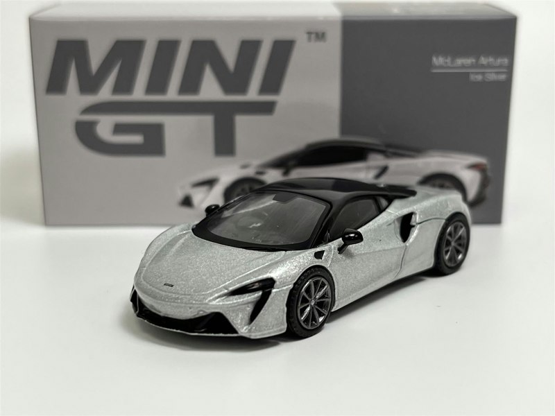 Mini GT McLaren Artura Ice Silver RHD 1:64 Scale Mini GT MGT00582R