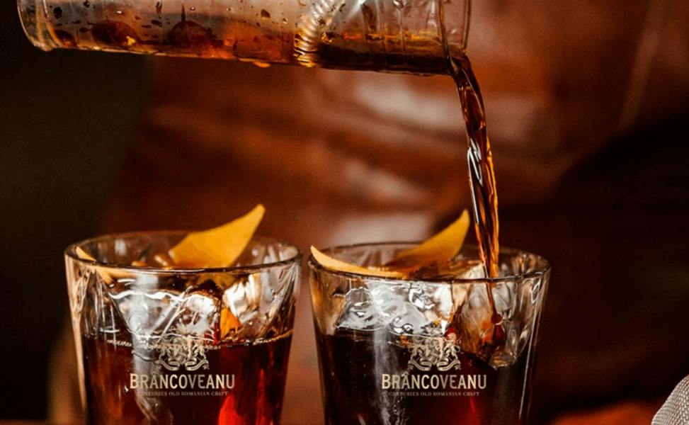 Brancoveanu XO Brandy (Cognac / Coniac / Vinars) with two branded glasses 700ml