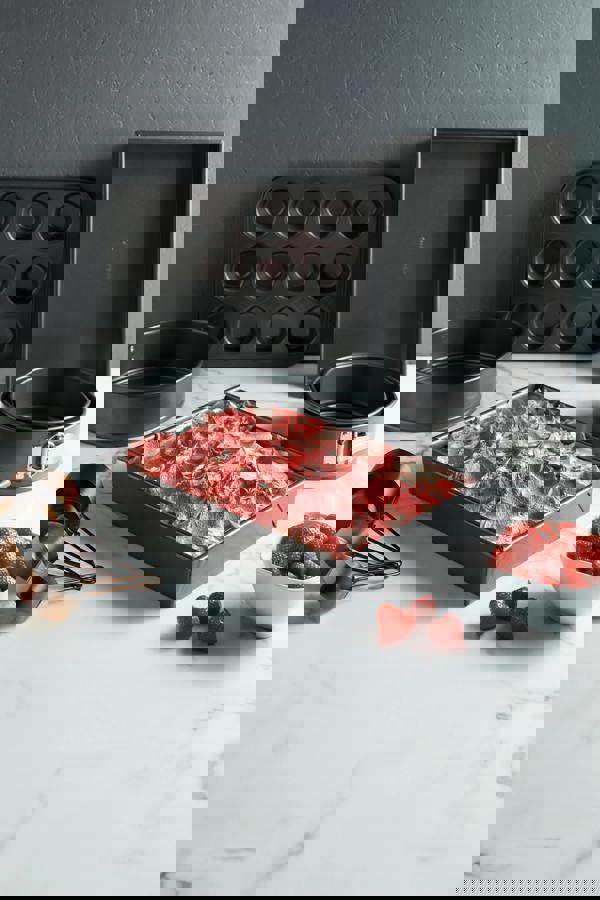 MasterClass Non-Stick 35cm x 24cm Rectangular Deep Pan