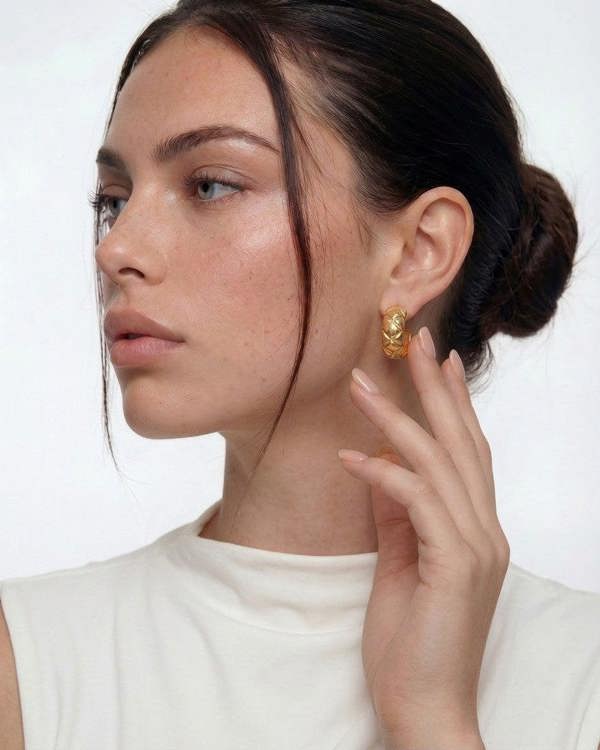 Elk & Bloom Chunky 14k Gold Engraved Huggie Hoops
