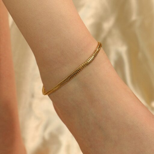The Colourful Aura Golden Brass Minimalist Boho Thin Braided Slim Foot Indian Payal Anklet