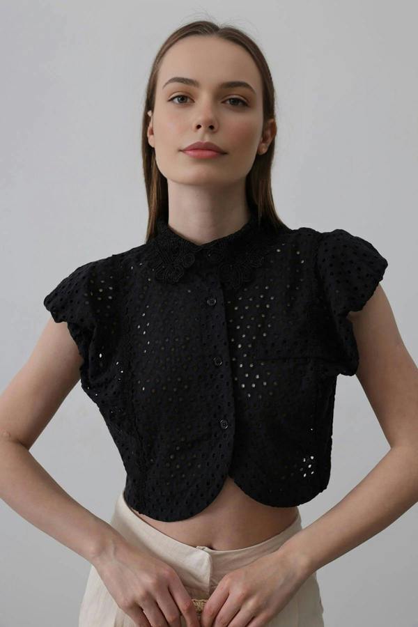 WOVCOR 100% Cotton Embroidered Sleeveless Crop Shirt