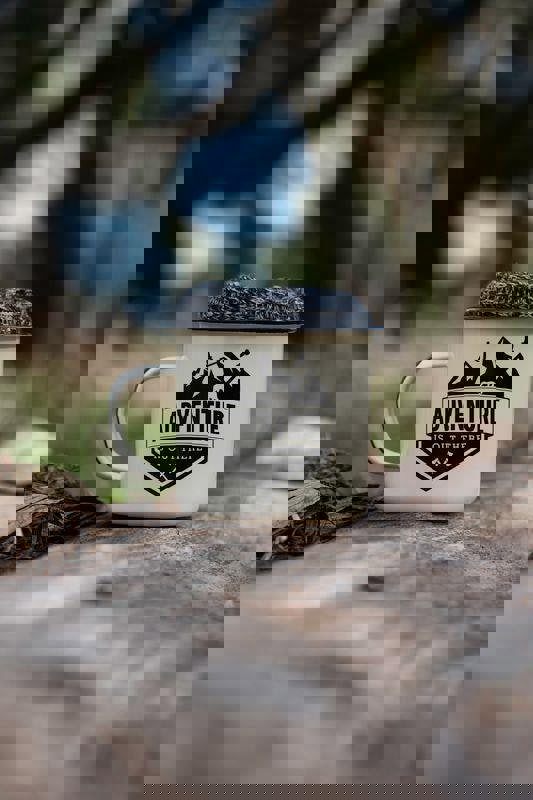 Fizz Creations Wayfarer Campfire Enamel Mug and Sock Set UK Size 7-11 Cream